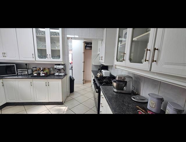 4 BEDROOM HOUSE FOR SALE IN MEYERSDAL